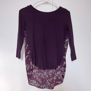 Mid-sleeve purple floral shirt
